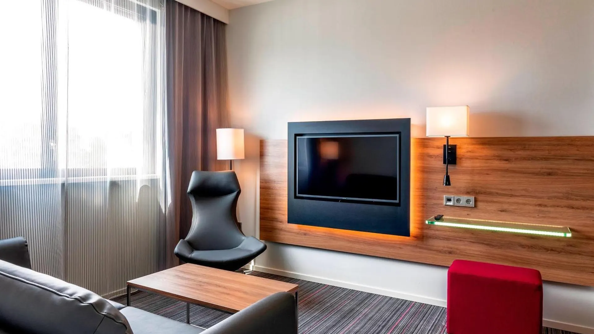 Moxy Milan Linate Airport Hotel Segrate 3*,  Italië